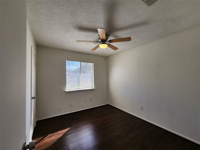 Building Photo - 2446 Autumn Springs Ln