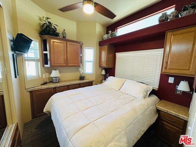 Building Photo - 69333 E Palm Canyon Dr