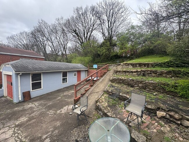 Building Photo - 6 bed/2 bath on Probasco St., Mins. from UC for Only $700/pp ($4200/mo)!