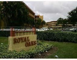 Building Photo - 441 NE 195th St