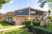 Building Photo - 134 E. Wakefield Ave.