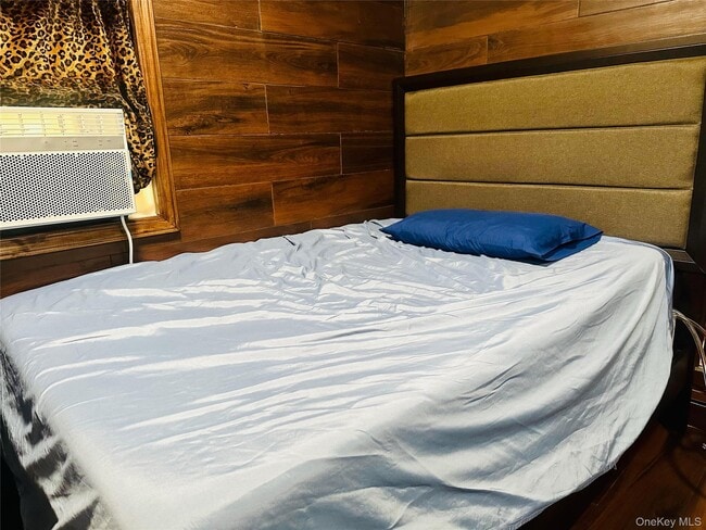 Building Photo - 82-19 Utopia Pkwy