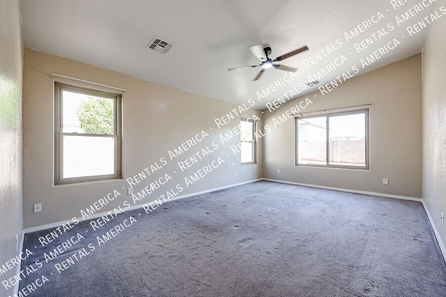 Building Photo - 9714 W Heber Rd