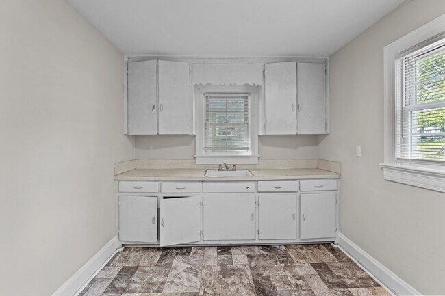 Building Photo - 1216 Branch St