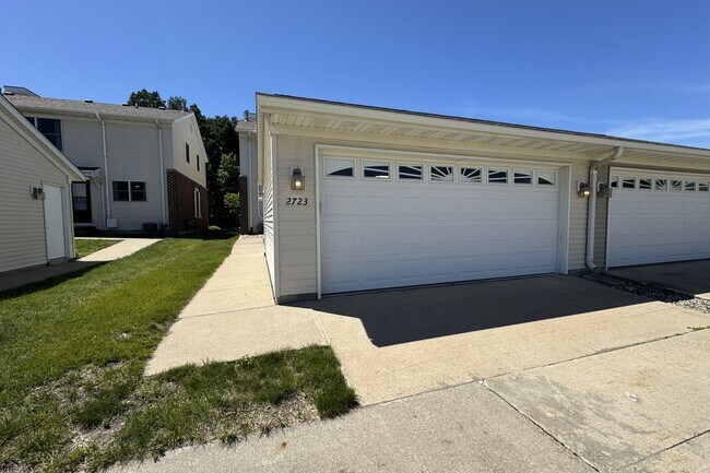 Building Photo - MOVE-IN SPECIAL! $500 OFF FIRST MONTH'S RENT! Large Townhome in North Ames