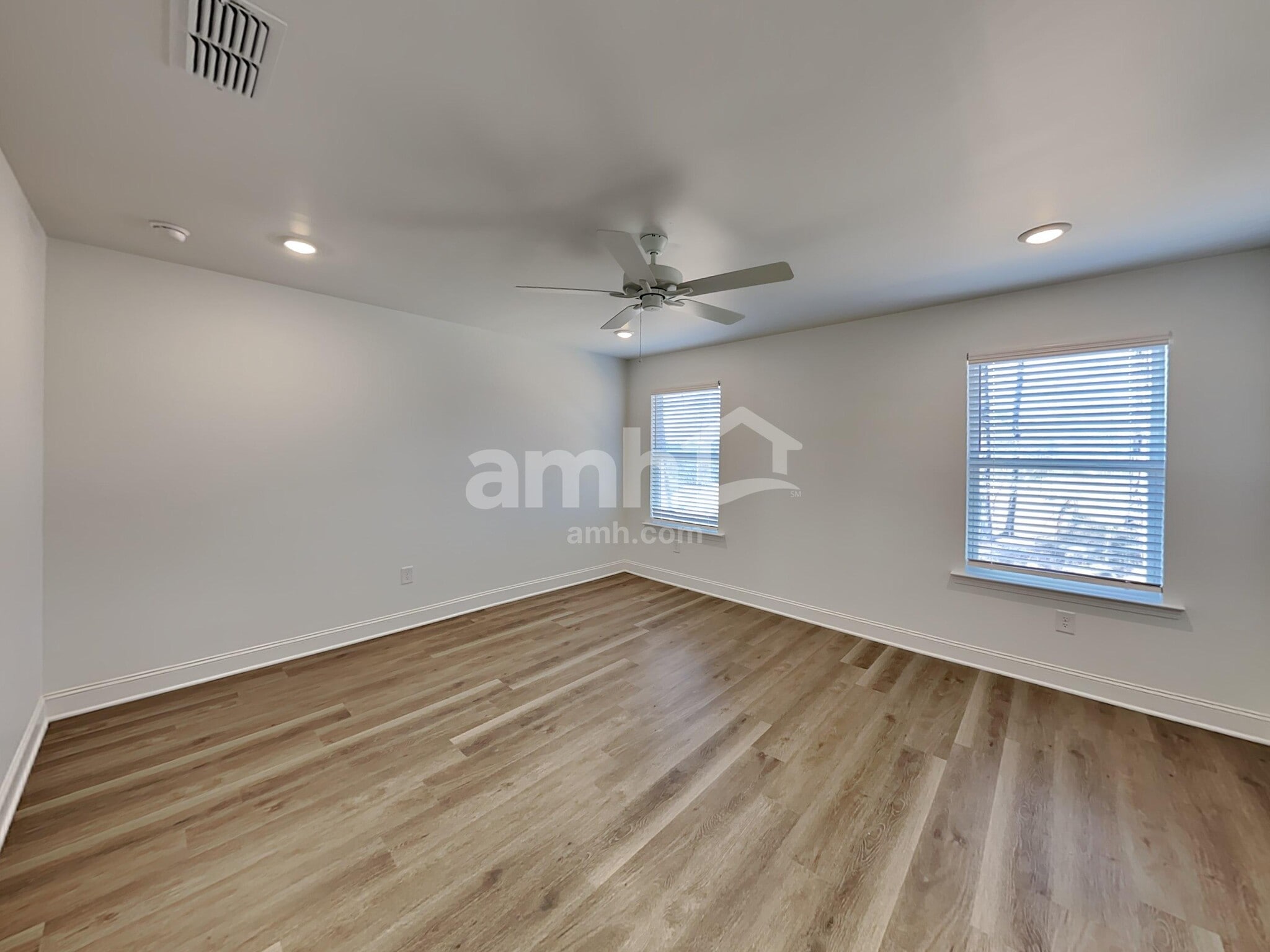 Building Photo - 1448 Aquamarine Dr