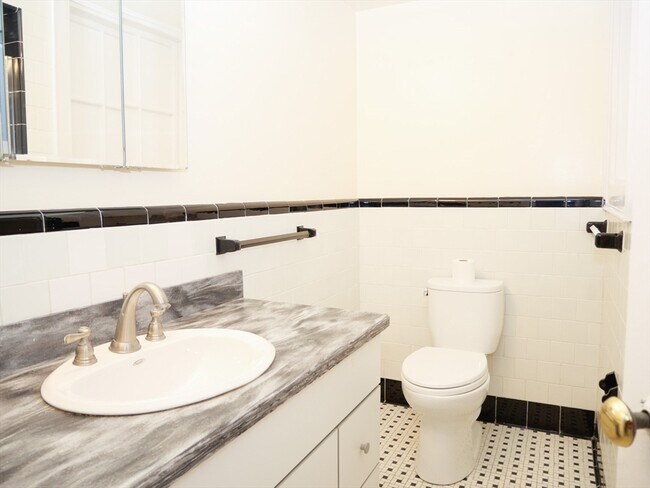 Building Photo - 22 Garrison Rd