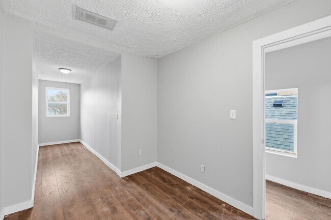 Building Photo - 1737 Terrace Ave