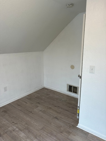 Building Photo - 2115 Alvin St