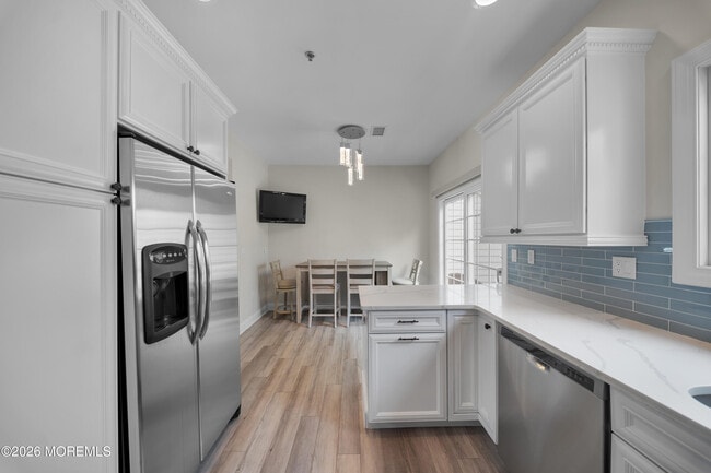Building Photo - 302 Villa Dr
