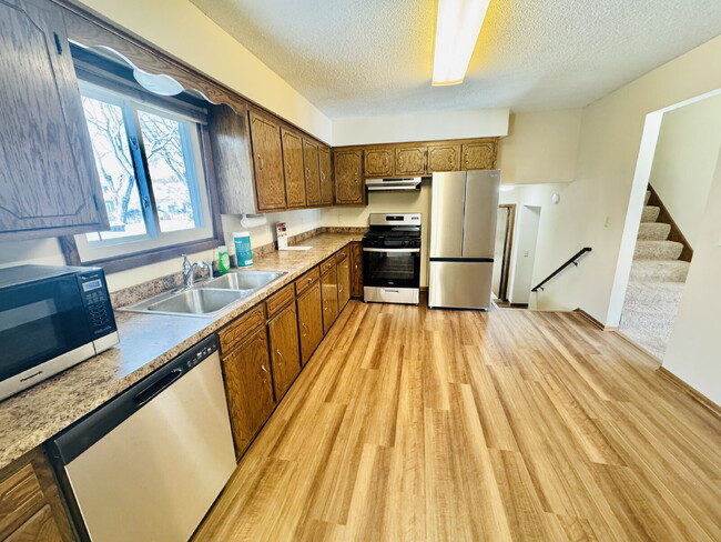 Building Photo - Winter Special half month off with February move in! 4-Bedroom Home in Blaine with 2 Full Baths a...