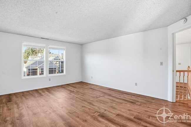 Building Photo - 16101 SE 18th St