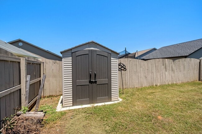 Building Photo - 3 Bedroom, 2 Bath - Ranch in Wynbrook, Boi...