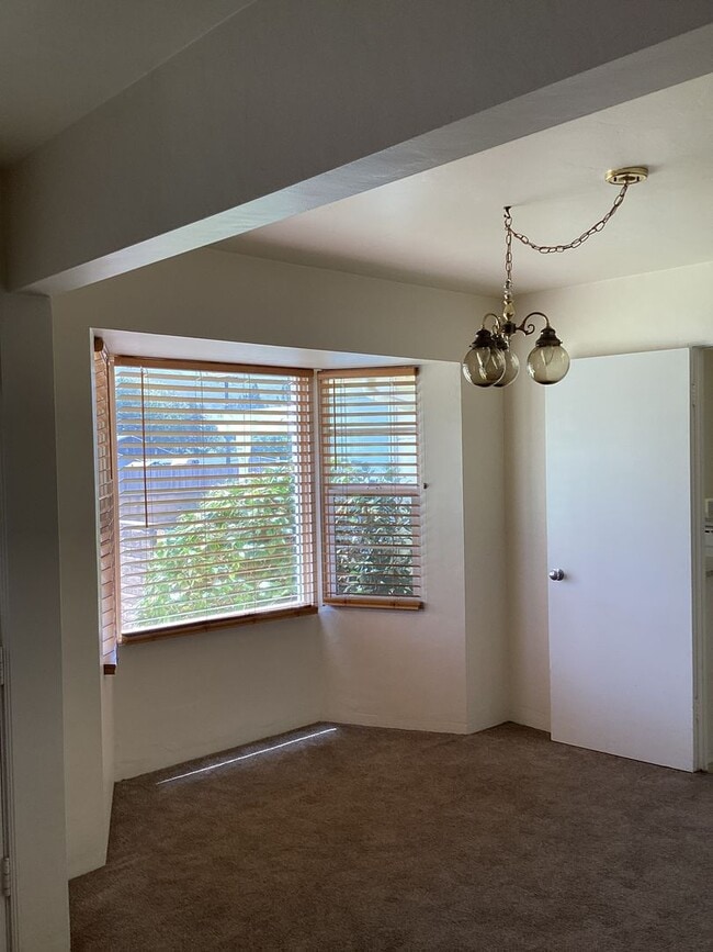 Building Photo - Charming Southside Home