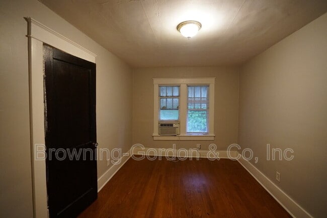 Building Photo - 1509 Bernard Ave