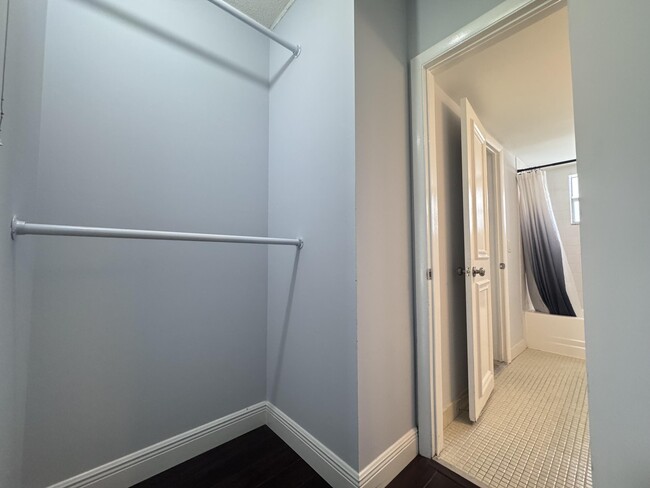 Building Photo - 4500 N Flagler Dr