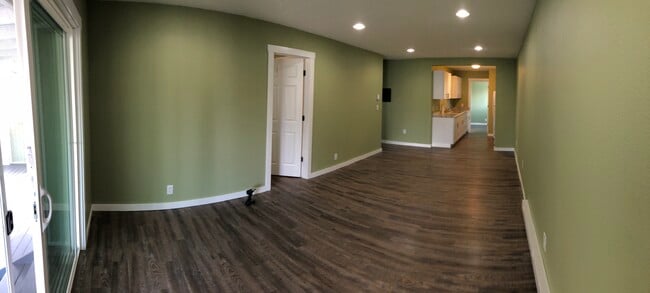 Building Photo - 1242 Main St