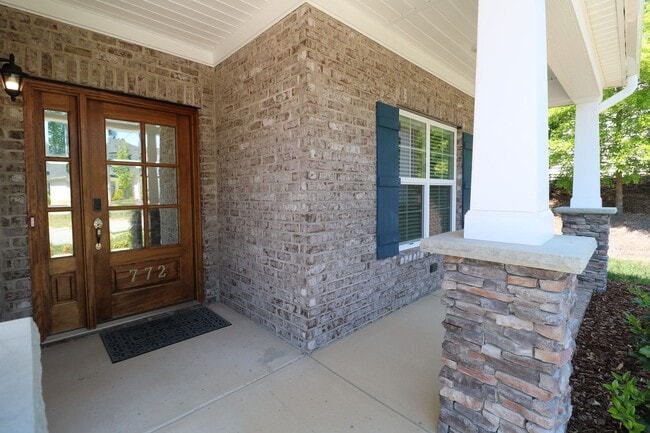 Building Photo - 772 Gibb St