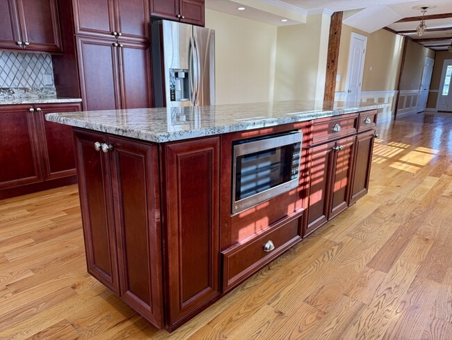 Building Photo - 722 Lowell St