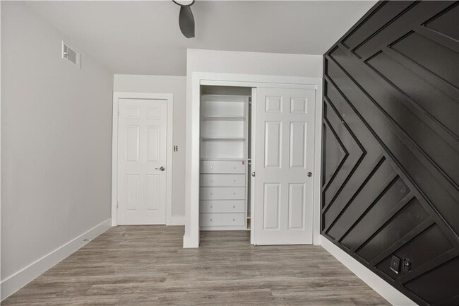 Building Photo - 330 Winding River Dr