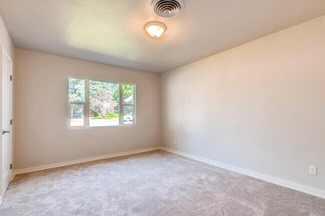 Building Photo - FANTASTIC Bungalow Style Ranch Home