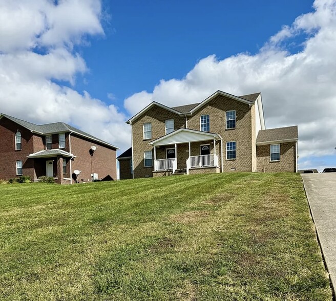 Building Photo - 634 Hampton Way