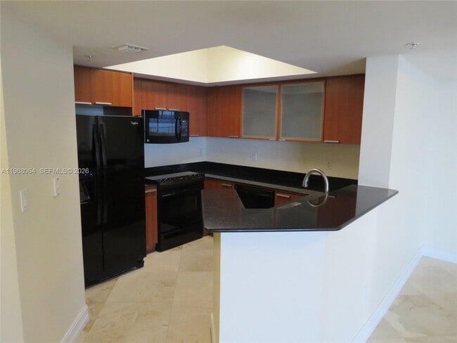 Building Photo - 16699 Collins Ave