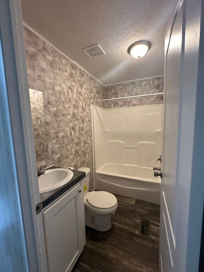 Building Photo - 2 Bed 2 Bath mobile home