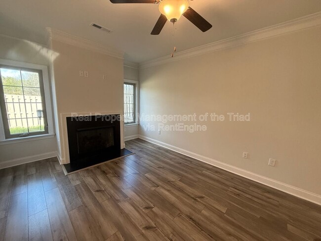 Building Photo - 3833 Thistleberry Rd