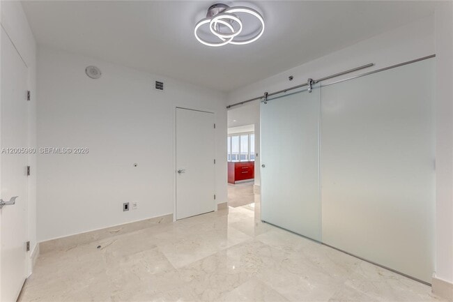 Building Photo - 1830 S Ocean Dr