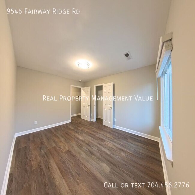 Building Photo - 9546 Fairway Ridge Rd