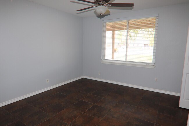 Building Photo - 13325 Blackgum St