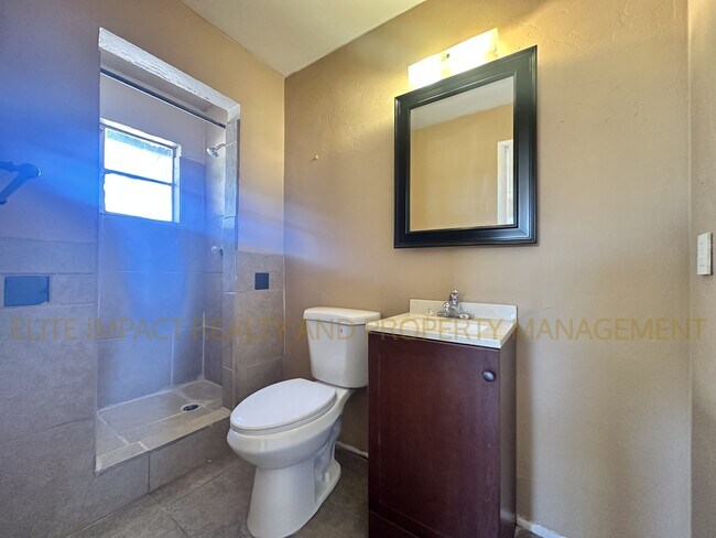 Building Photo - 5962 E 25th St