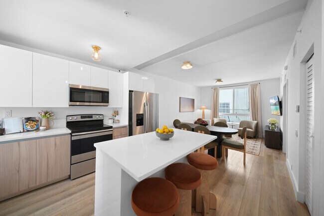 Building Photo - 1542