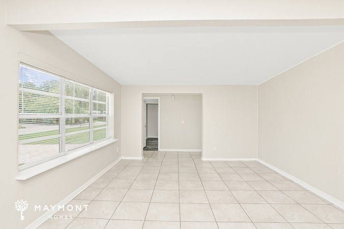 Building Photo - 2156 Alemanda Dr