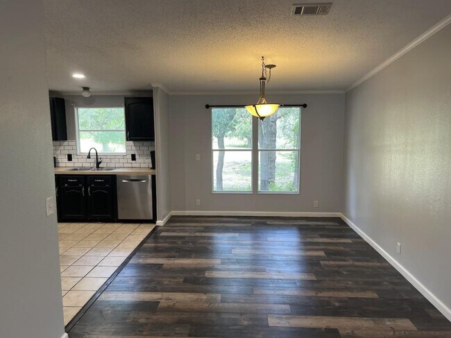 Building Photo - 1054 Co Rd 257