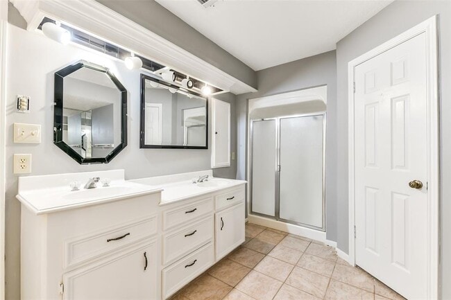 Building Photo - 16019 Stratton Park Dr