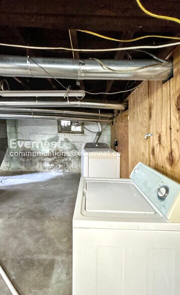 Building Photo - 464 E Oakland Ave