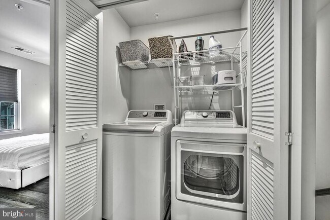 Building Photo - 68 Caswell Dr
