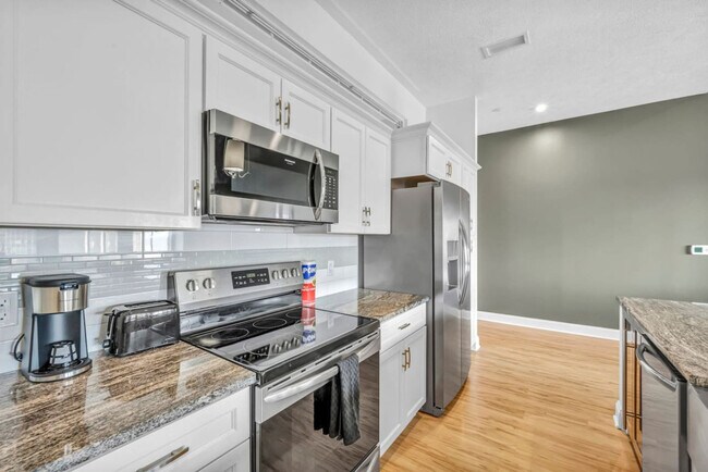 Building Photo - 1228 Euclid Ave