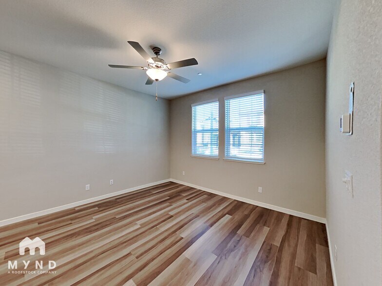 Building Photo - 4086 Southampton St