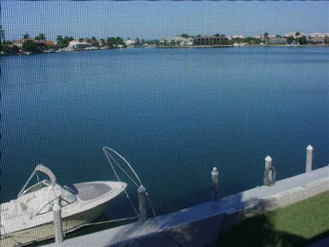 Building Photo - smoke house bay