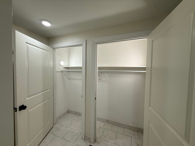 Building Photo - 1110 S 54th St