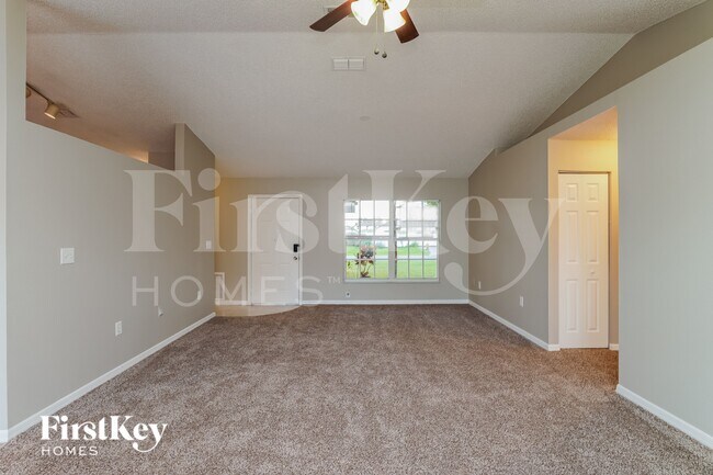 Building Photo - 1111 Roan Ct