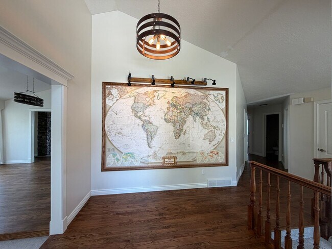 Building Photo - Spacious 4 Bed, 5 Bath Home with 3-Car Garage in Layton!