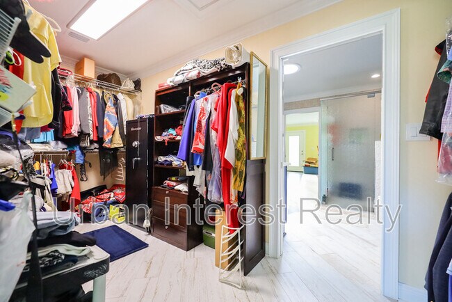 Building Photo - 501 Benning Dr