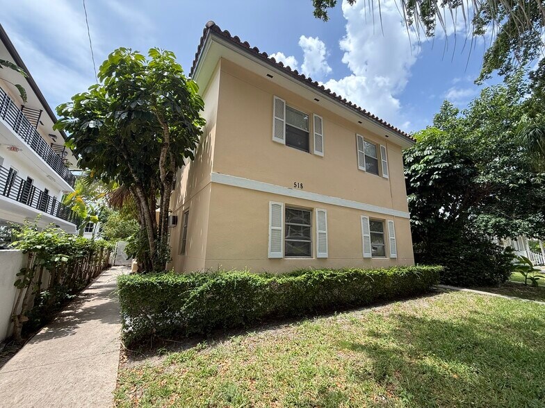 Building Photo - 518 Santander Ave