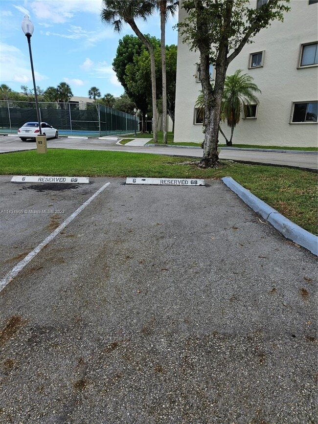 Building Photo - 8005 SW 107th Ave