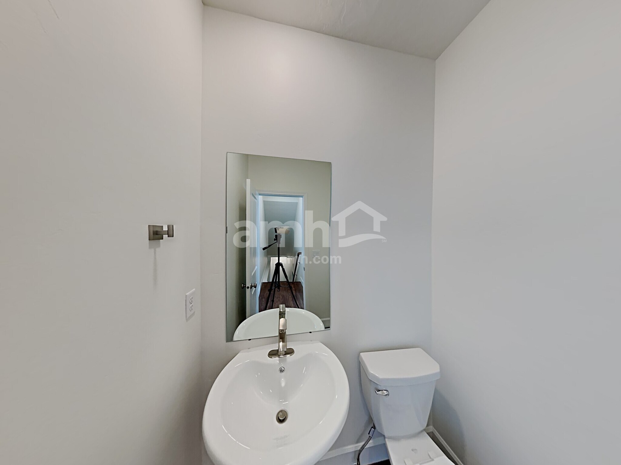 Building Photo - 6570 Old Forest Dr
