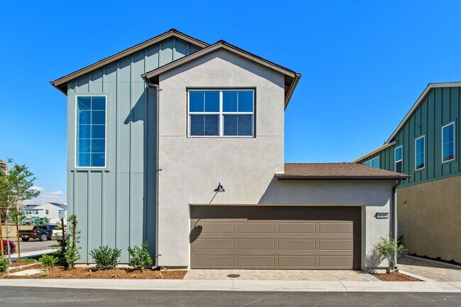 Building Photo - Modern Comfort & Style in Prime Ontario Location